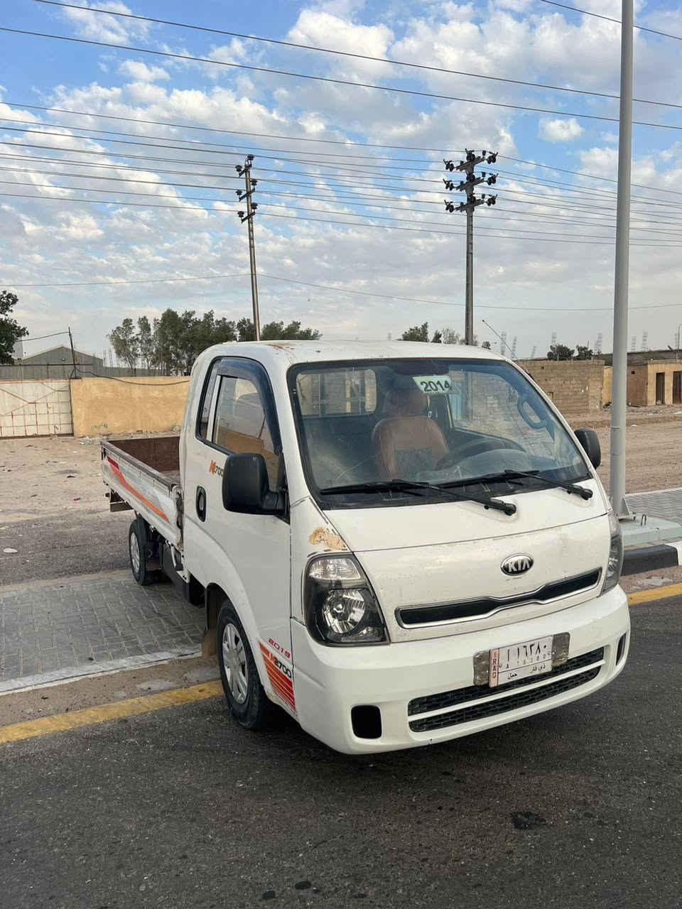 السلام عليكم كيه لبيع موديل 2014 رقم ذي قار مشروع وطني تحويل مباشر سنويه2027 مكفول مكينه وكير وشاصي ورقم شاصي واضح مكفوله ضربه وصبق كهربايات شغاله مكان السياره بصره 
سعر 85وبيه مجال قليل 
هاتف ***********
