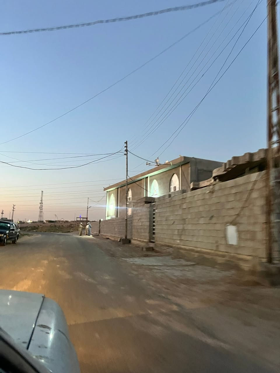 يالله 

دار هيكل للبيع 

في الأنبار فلوجة الصقلاوية منطقة البعكاش
قرب من جسر المشاة 

صنف العقار عقد زراعي 
شارع 10 ترابي والتبليط يبعد عنه 20 متر 
خدمات جاهزة من كلشي مي جواك وكهرباء فوكاك

المساحة 150 متر 
واجهة 7،5 والنزال 20م
بي ستقبال ومطبخ وصالة ومناور 2 وحمام وصحيات

السعر 13 مليون وبي مجال بسيط 

***********

***********
