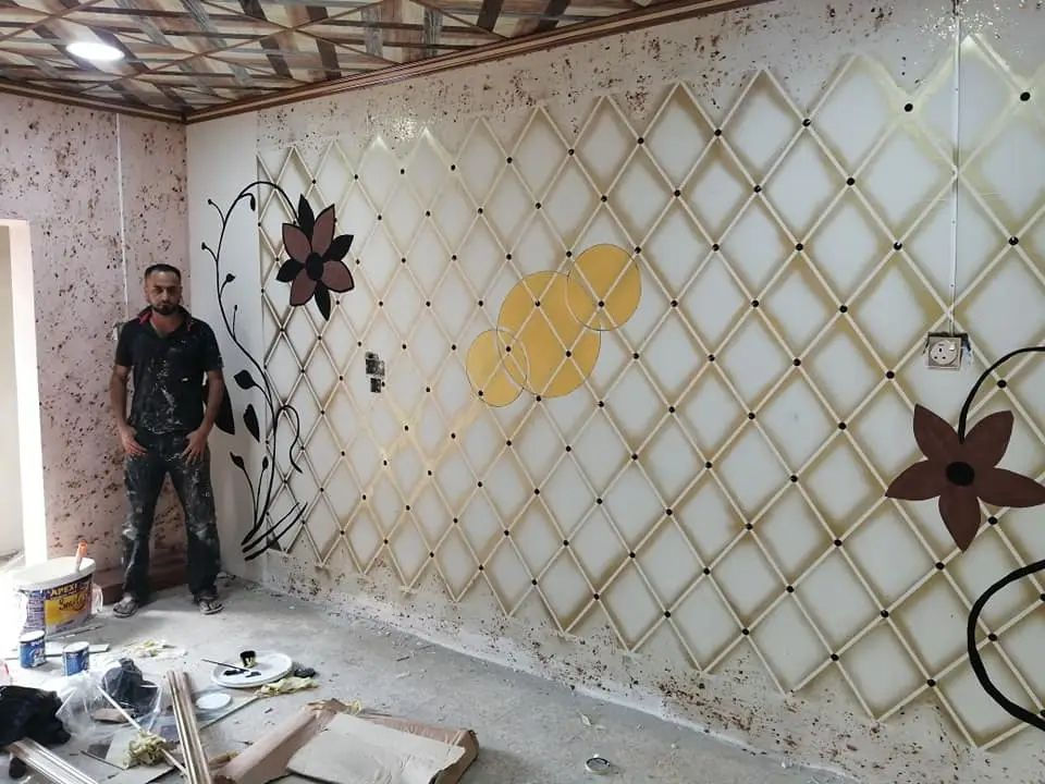 السلام عليكم صبغ ديكور رسم سقوف ثانويه معالجه الرطوبه صبغ الغرفه ٢٥ الف عمل فقط ربيع الصباغ ***********
