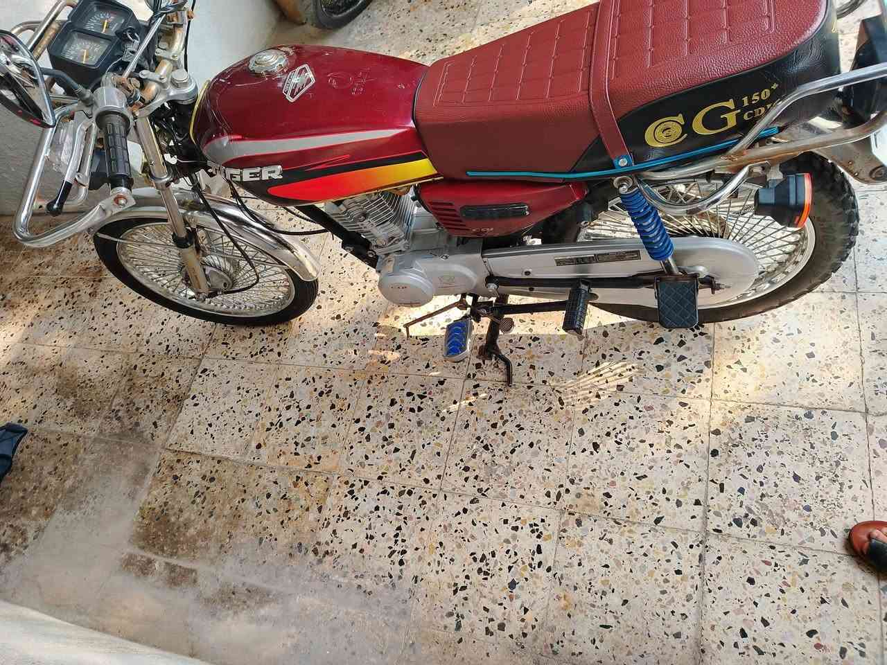 السلام عليكم ماطور تايكر 2020 محرك مفتوح مبدل ولفات جديد كهربائيات شغاله تواير نضاف وياله عدله نضافه كدام عين
((السعر 480وبي مجال بسيط شراي انتصل او خاص))
((*********** /***********))
