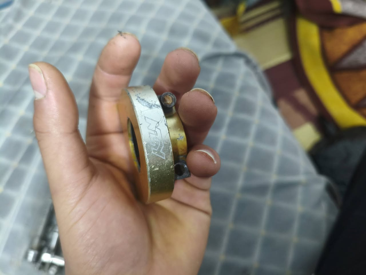 السلام عليكم غراض كرزيات اريد بدالهم مشمشي يعني مو بيع بس مراوس ب مشمشي
قبق شاصي
تعلاكه
طرر ارضيه
قطره دهن
قبق فلاوين اصلي
عضمه سكليتر اصلي 
ملقط اصلي
قبق جوزه اصلي
مكاني بغداد الشعلة أي ستفسار خاص او *********** شعندك مثلهن مشمشي نزل مراوس فقط
