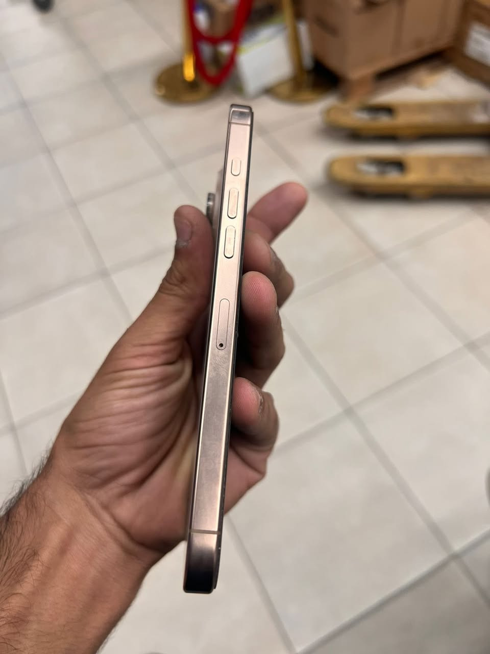 ً
ايفون 📱 16برو ماكس 
بطاريه95
ذاكره256
الجهاز مابي شي مكفول من كلشي
السعر 1375
مكاني بغداد بسماية ***********
