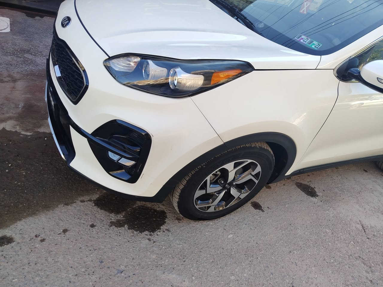 كيا سبورتج موديل ۲۰۲۰ وارد امريكي حادث سطحي بسيط جدا جاملغ الامامي الايمن وبدون دواخل وبدون ايرباك
 ماشية 59 الف مايل 
رقم بغداد انگليزي بأسمي
 البجم كله زنون عالي ناصي وبلوجكتر لد فول تحكم ستيرن 
6ايرباك يل كب اربعة دسك ونظام تزحلق اي بي اس شاشة اصلي كار بلي 
رادار امامي 
اوتو ستوب
 مري شفط
 واشاير بالمري
 السعر ١٨٨ وبيها مجال بسيط مكان السيارة شهداء السيدية
***********
***********
