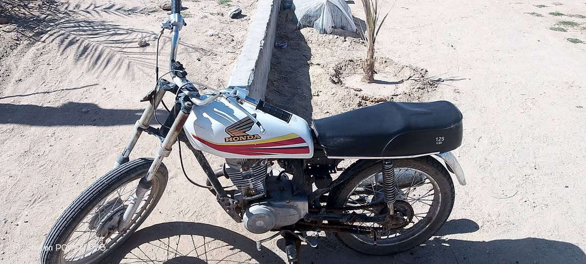 للبيع موديل 15 كلك مكاني كربلاء السعر 225 وبيها مجال قليل للشراي الرقم ***********
