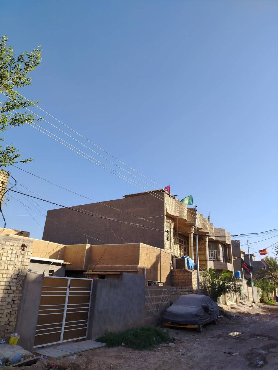 السلام عليكم الدار للبيع 
العنوان ناحيه الوحده الخالصه قرب مركز الشرطه قرب المستوصف قرب مدرسه زينب الكبرى او مدرسه الشهيد زاهد صاير بنص ثالث بيت عن الشارع طابو صرف ب اسمي 
المساحه 200 متر يحتوي على 6 غرف نوم + استقبال وصاله ومطبخ حمامات 3 صحيات 2 طابق ارضي وطابق الثاني + ترك ومنور السعر 170 وبي مجال باقي تفاصيل خاص او اتصل ع رقم كلشي ذاكرلك 

***********
***********
