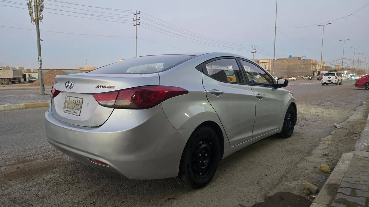 السلام عليكم هونداي افانتي موديل 12 السياره كير مكينه كفاله حداديه نضافته 90 بلميه تخم تاير جديد السياره رقم واصط بسمنه السياره بيه أربع قطع رش اثر جراد السعر المطلوب 95 وبيه مجال موقع السياره كوت الخاجيه للتواصل ***********
