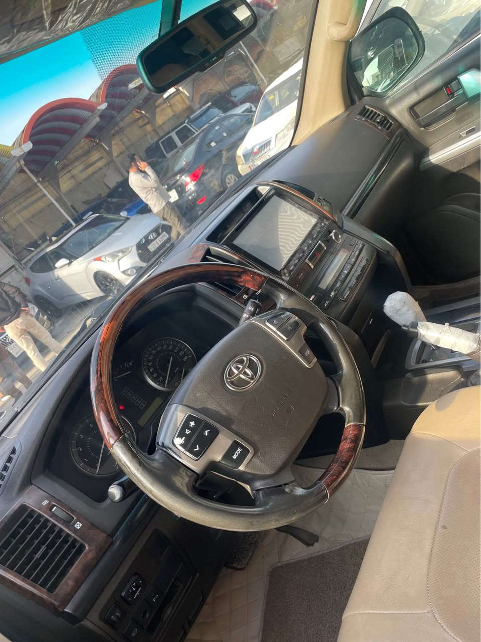 السلام عليكم اخوان لاندكروز  2008 محدث 2015  محرك 8 سلندر فول مواصفات دبل سبير السعر 310 $ ورقة العنوان اربيل للتواصل ع خاص *********** أربيل, العراق
