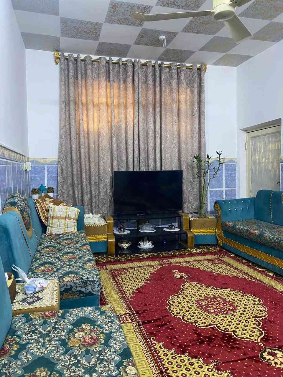 اللبيع دار 100مترمربع10×10 طابقين صب مسلح البوبيات الحر الصغير قرب مدرسة الهادي علما العقار قرار 25  مقبول  بل طابو كل الخدمات متوفره السعر 127 مع المجال التواصل واتساب انتصال ***********  ينباع مع الاثاث
