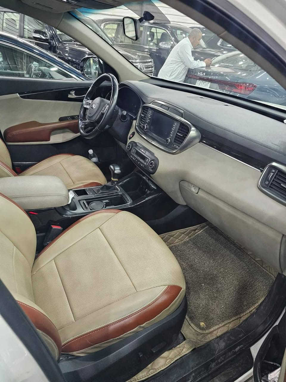 سورنتو ٢٠٢٠ رقم قادسيه ماشيه ٦٢ الف محرك وكير وحداديه شركه مكفوله من الصبغ والضربه والتبديل عدى كارت ٤ اصابع فقط مواصفات واضحه بالصوره معروفه  للبيع فقط بدون مراوس سعر ٢٧٠  وبيه مجال  *********** متوفر واتساب
