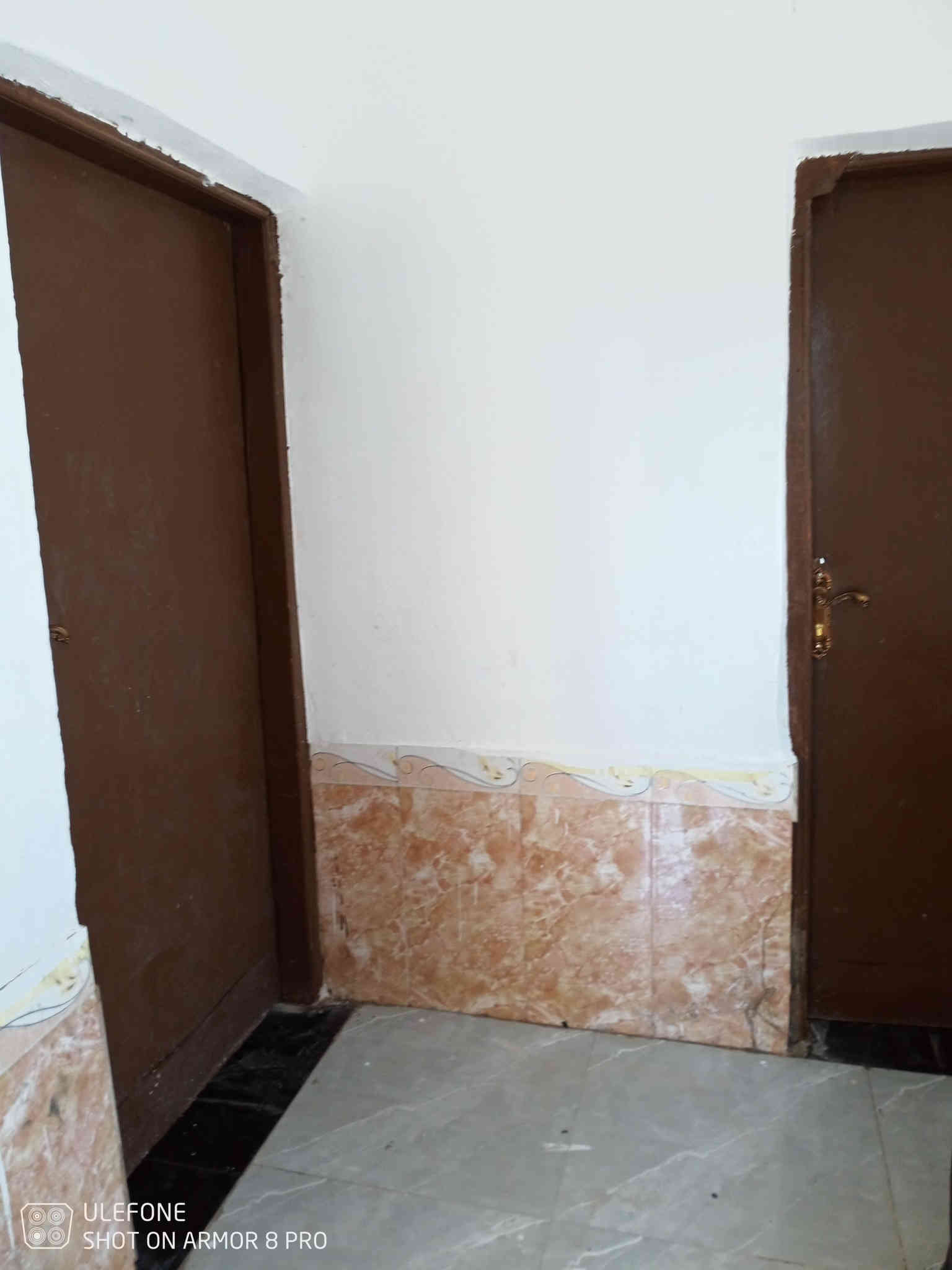 دار معروض للبيع مالك صرف ديوانية سنية الشارع التجاري قرب الدفاع المدني بداية الحي العسكري مساحة البيت 260 متر يقع على استقبال وهول وصاله وغرفتين وحمام ومطبخ وصحيات داخلية وخارجية مع ممر حول البيت ***********
