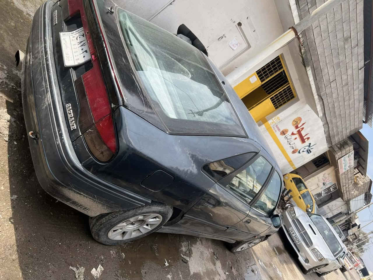 سلام عليكم رينو البيع رقم الماني شرط التحويل السياره كدام العين موديل.93المكينا بيه اثر رخوا السعر ١٣ ***********
