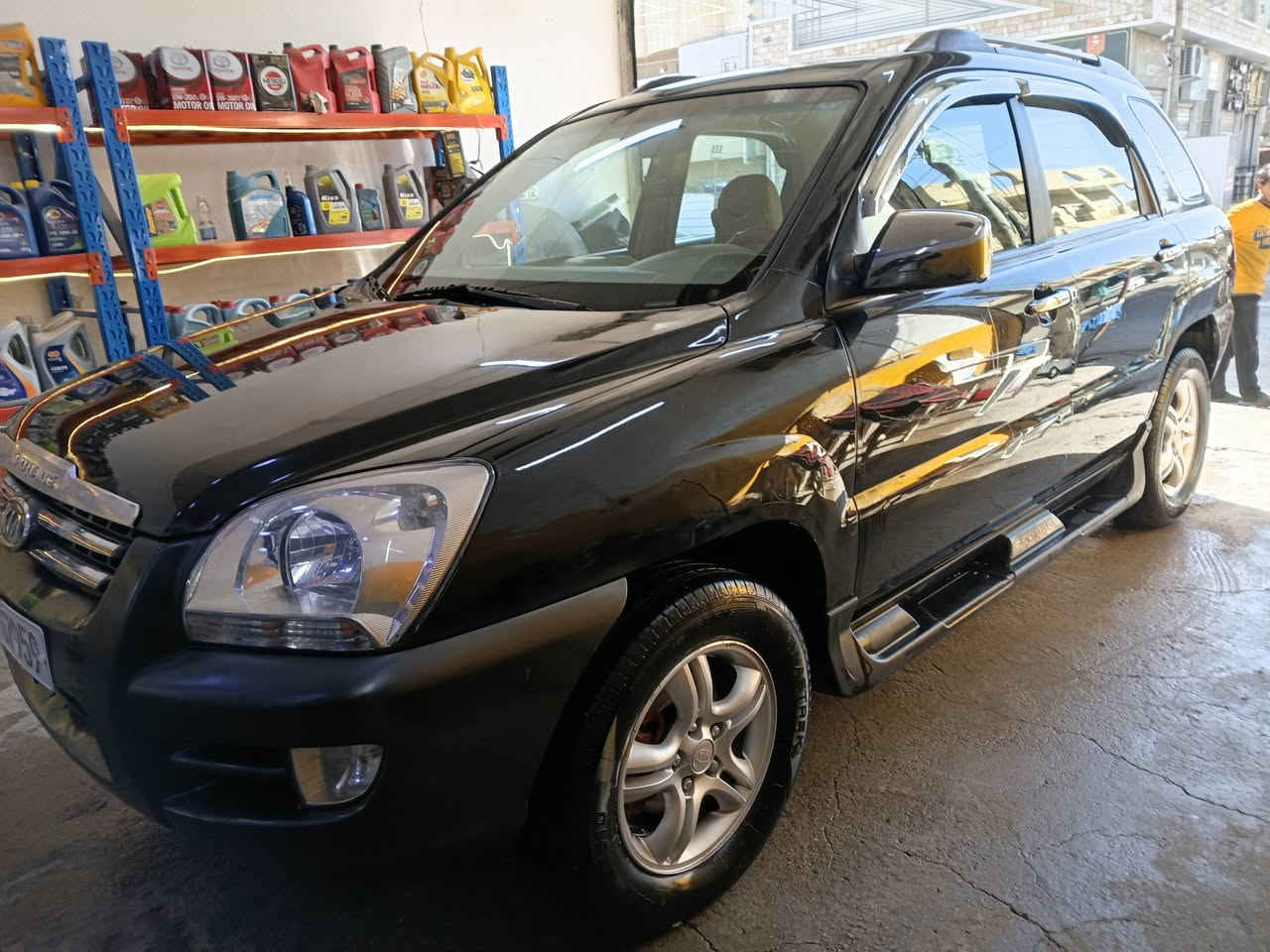 سلام عليكم كيا سبورتج موديل ٧ أمريكي صبق فقط بنيد وجاملق بدون معجون بسمي مكانها بغداد الدوره اسعر ١١٠ وبيها مجال مكينتها بيها لاستيك ولف رقم الهاتف *********** غير متواجد علفيس
