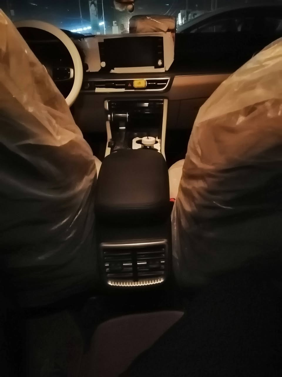 كي فايف خليجي 22 فول مواصفات عده الفتحه. مكينه 2000.. بصمه تشغيل. وابواب.. وجنطه..شاشه اعطال.. شاشه كامره دواره وزر تحكم بالكامره اثناء القياده.. داخل لونين.. خمس انضمه قياده.. فول تحكمات.. التبريد لمس.وقطعتين..مري شفط.. مكفوله. كير و مكينه. ومن صبغ. وتبديل.. ومعجون. بيه ملاحضات بصيطه. موضحه في الصوره. والسونار موجود.. معوقين. باقيله سنه. تصير حره. 185. ***********
