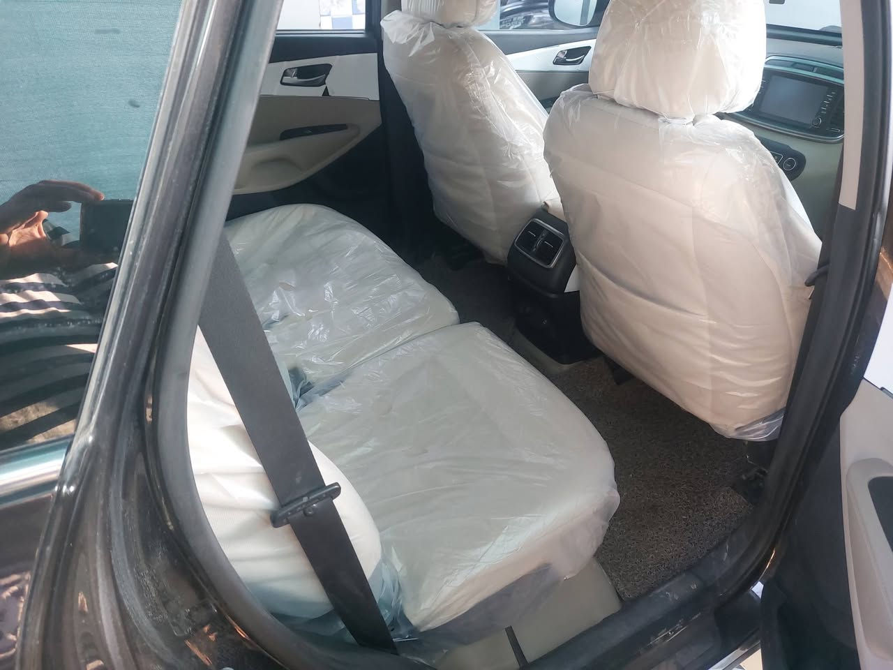 سورنتو للبيع موديل 2020 خليجي

فول مواصفات ما عدا البانوراما

محرك 3500 / 6 سلندر كفالة 

كير 8 نمر كفالة

لون بني جوزي 

بيها بارد بالبنيد عرض 4 اصابع وطول شبر 

وحالوب قليل 

مكاني بالديوانية

رقم قادسية بسمي شرط التحويل 

السعر 235 مع مجال بسيط 

 موبايل واتساب ***********
