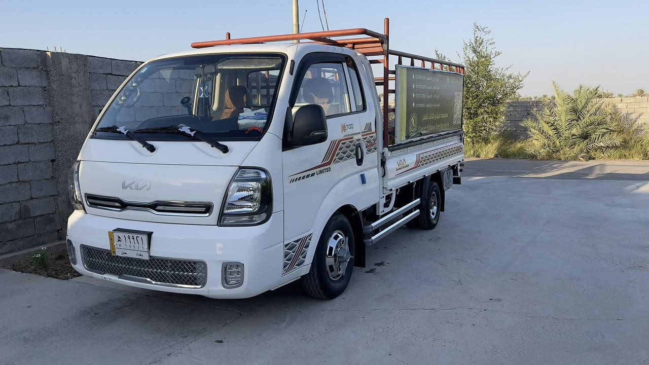 يا الله سلام عليكم
كيا 2700موديل2022 

ماشيه 167 

سياره خير من الله لاوصلت فيتر ولامبدل بيها برغي

تبديل دسكات وبنزات وهذا شي ستهلاكي على كل سياره

كير ومكينه واكسل على وضعهن ماوصلت الهن سبانه والحمدالله سياره على ايدي 

سياره باسمي 

مكان سياره بغداد تاجي

سياره للبيع  بدون كبات والسبيدرات الاستيل

جهة السايق طابعه لخطه بيها 

تحويل ثاني يوم

السبير مرتين نزل

هذا رقمي

***********
