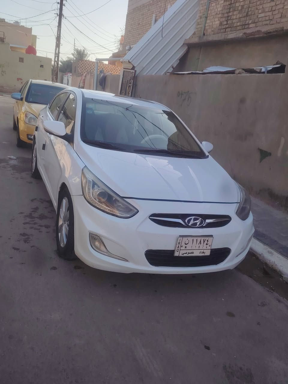 سلام عليكم اكسنت مديل 2015فول مواصفات
1فتحه
2تحكم ستيرن
تخم تاير جديد
3اشاير مري 
مكينه كير مكفولات 
سياره بيه جاملغ فقط 
سعر 95وبيه مجال حك جيه رقم ***********
