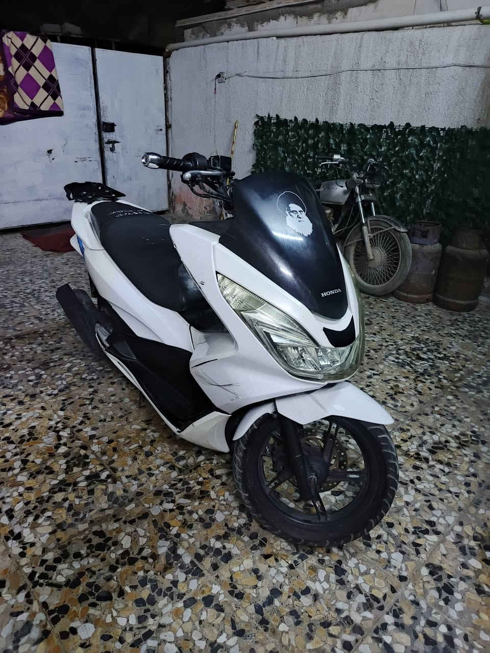 السلام عليكم
لبيع بي سي اكس جيل الثاني ياباني 
ممشاها حلو الدراجه نضيفه يرادلها ترتيب بسيط سعرها 13وبيها مجال
الاستفسار ***********
