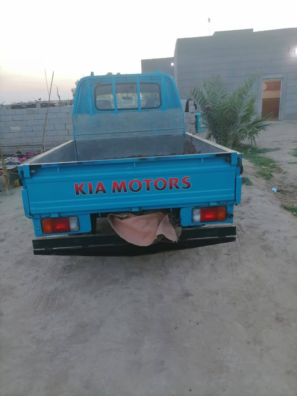 السلام عليكم سياره كيه موديل 95سياره مكفوله كفالة عامه فقط محرك بي خيط بخار تخم تاير سياره جاهزه من كلشي المكان بابل الستفسار ***********
