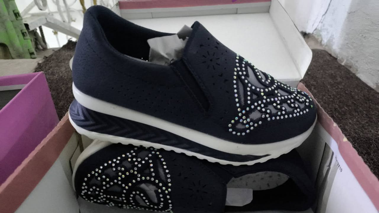 تصفيه بضاعه 175 قطعه كلها ستندر وبكراتينها قطع قويه وحلوه رياضي وكعب كلها نسائي سعر القطعه 3500
بيع مستعجل  مكاني نجف ***********
