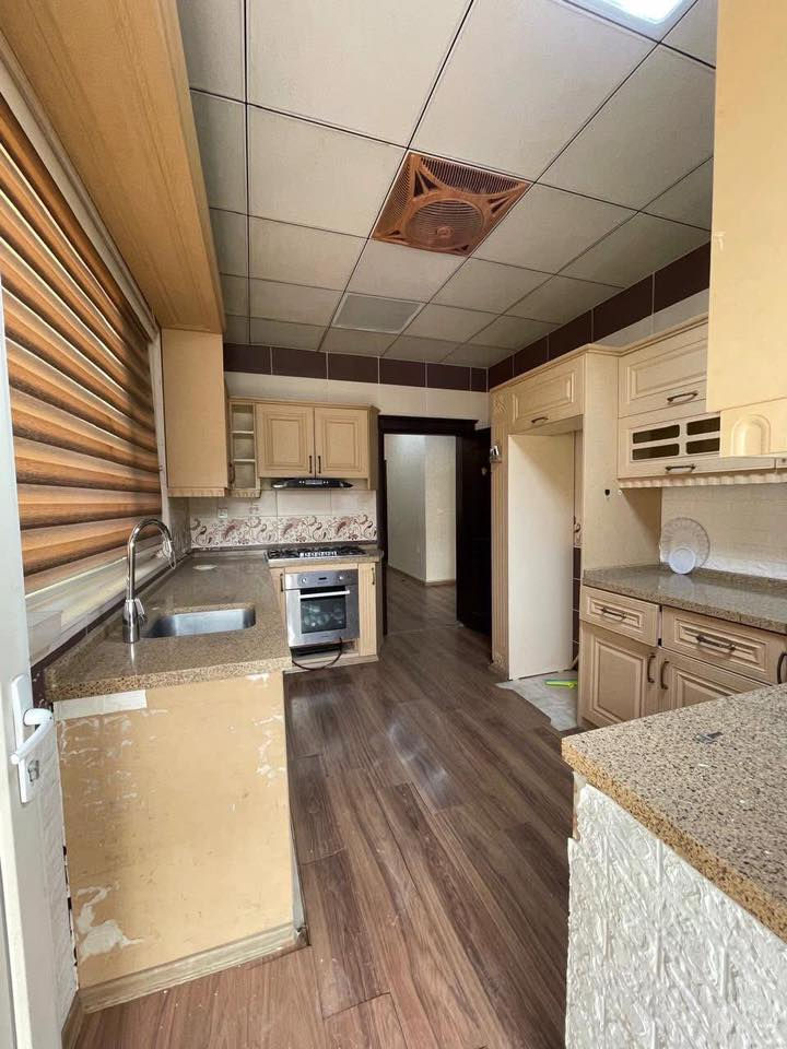 🌹#عرض_جديد_وسعر_مناسب🌹
⭐️بيت_للبيع_في_اربيل_بمجمع_لانه_ستي
⭐️مساحة بيت 200م يتكون بيت من(4)غرف نوم 
⭐️لمجمع كامل خدمات من مدارس
⭐️عربيه روضه وحضانه ماركت تيم مارت ومطعم 
⭐️وكافتريا وجامع
⭐️وفرن صمون وقاعة جم 
///////////////////////////////////////////////////////////////////////
اللاستفسار اكثر ***********
