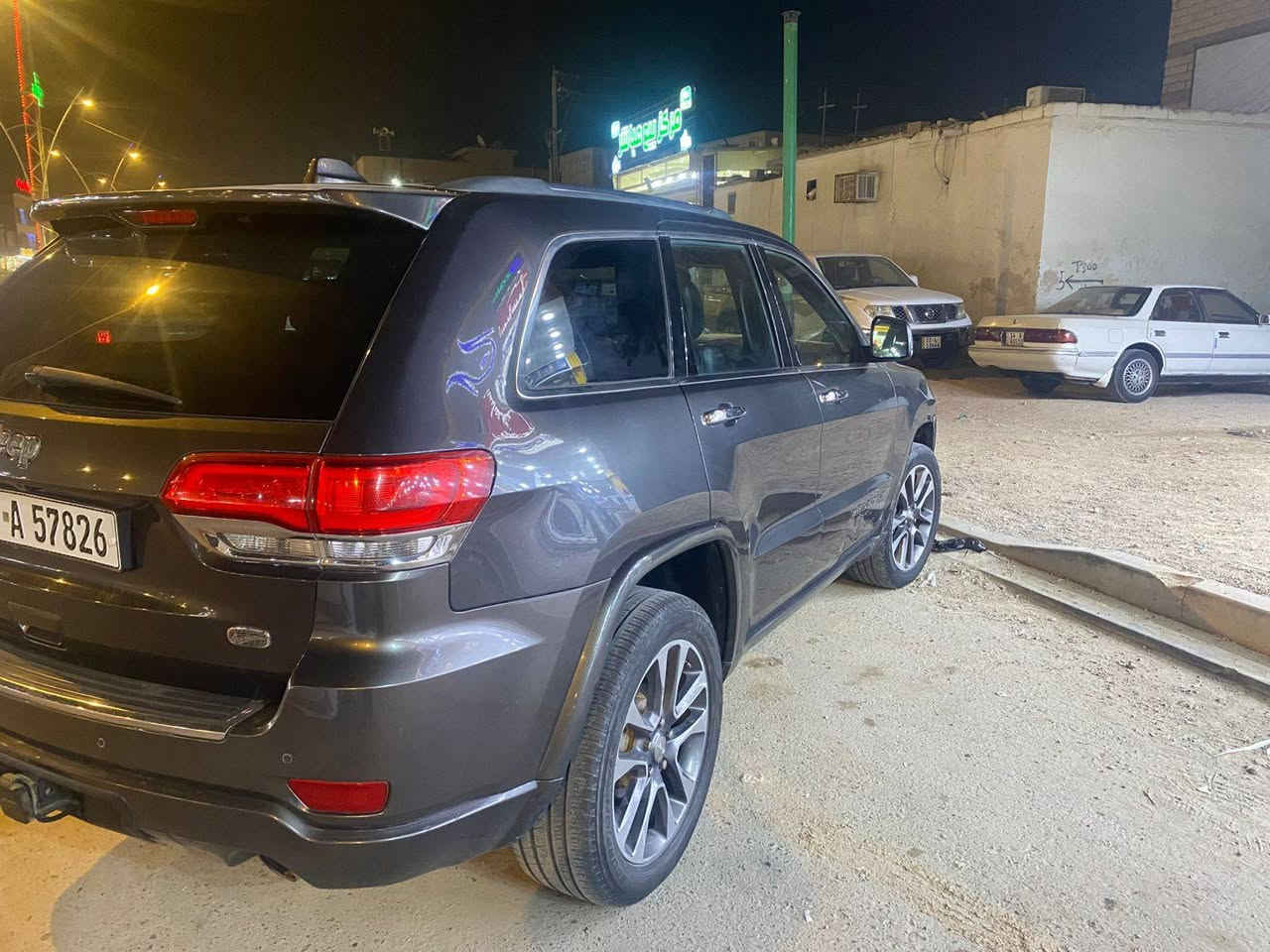 جيب گراند شيروكي اوفلاند 
مواصفاتة
 
فئة اوفرلاند اعلى فئة 
 موديل 2018
رقم كربلاء دولي باي محافظة تداور  
المحرك  مبدل طابوكة وبي ضمان لا تبخير ولا تنقيص
الكير مامفتوح بي ضمان 
المحرك: 3600 v6 
نظام تعليق جكات هواء
دبل هوك امامي وخلفي 
رادار 
نضام تشغيل واطفاء اتوماتيك للمحرك لتوفير صرف الوقود 
بصمه دخول ذكي 
لايتات  عالي  وناصي وكشاف 
بصمة تشغيل
نظام فور ويل درايف 4*4
كشنات السيارة جلد
تحكم فول كهرباء لكرسي السائق والراكب
تبريد قطعتين امامي وخلفي
اشاير بلمرايا الجانبية + شفط 
جنطة كهرباء 
سستم صوت
وبعد بيهة هواي مواصفات 
السعر 210
للاستفسار الاتصال على *********** البصرة, العراق
