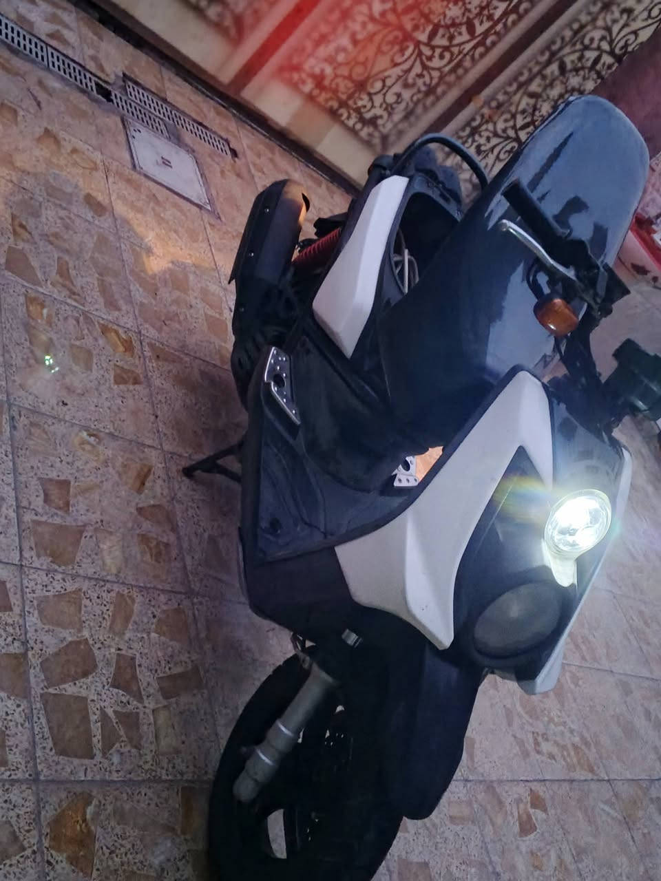 سلام عليكم دراجه سكنس جبلي خير من الله لدراجه بلاديه برغي ممفتوح بيها شغل وطلع السعر مليون وبيها مجال قليل قليل عنوان مدينه الصدر اتصال ***********
