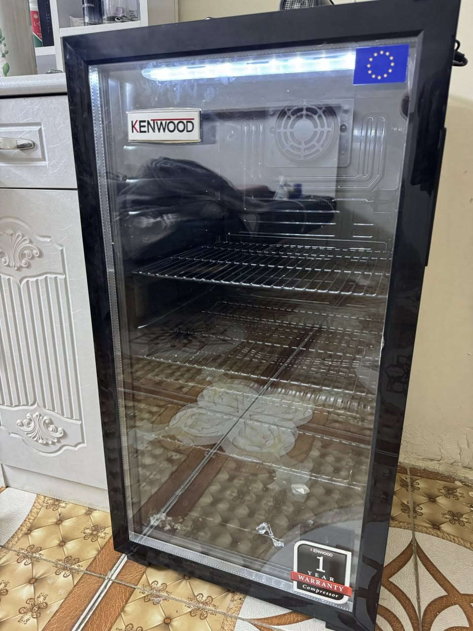 براد من شركه kENEOOD
الطول 80 العرض 50
اخذته قبل ثلاث اشهر بي ضمان سنه 
سعره 180 توصيل عشره 

مكاني بغداد الكرخ
***********
