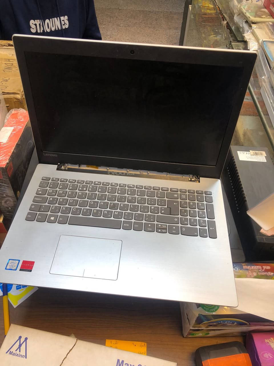 لابتوب لينوفو السعر 200 الف مكاني شارع فلسطين ***********
