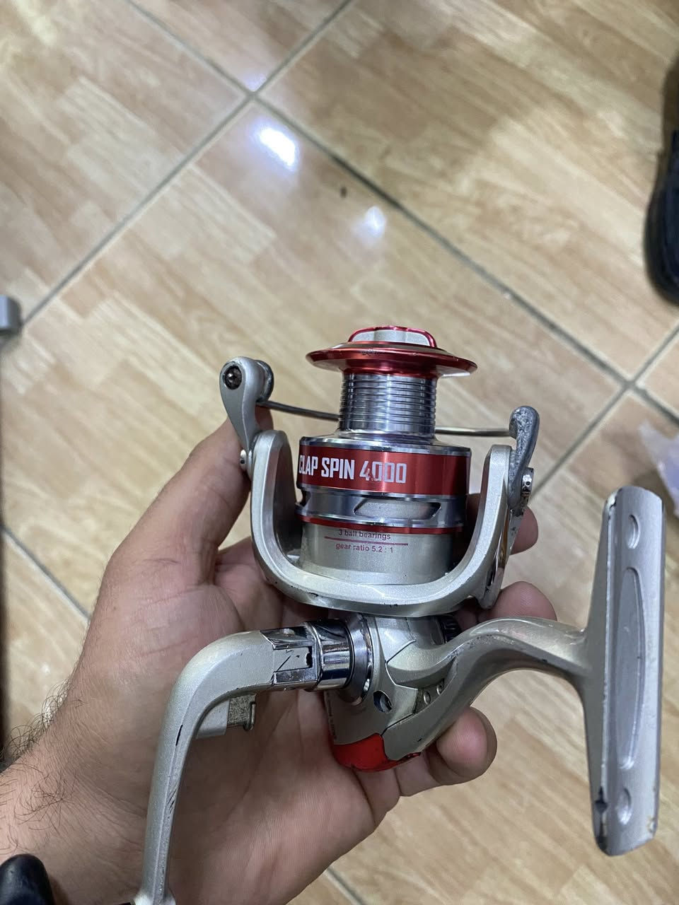 سلام عليكم 
مكينه باله ماركة SPIN حجم 4000
كلاص حديد 
نظافة % 85
سعرها ٢٥ الف مع توصيل 
***********
خيط حجم 40 ياخد 180 متر
حجم 50 ياخد 160 متر
