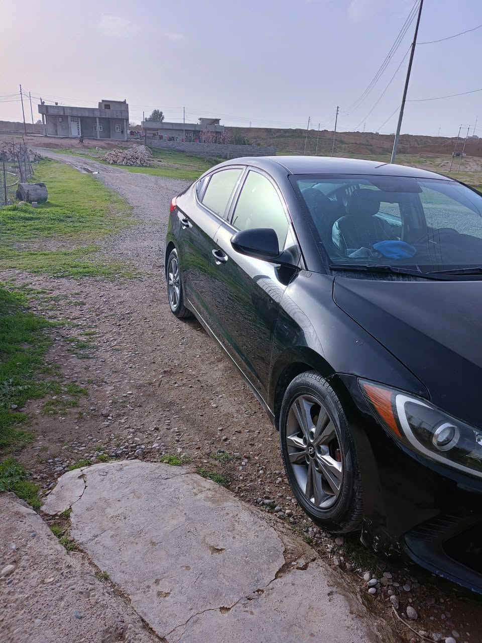 السلام عليكم سيارة الانترا للبيع موديل 2017محرك كير شرط صدر نضيف رقم أربيل شرط التحويل سيارة نضيفة الضرر بونيد صبغ فقط وجاملغ تبديل وفحص سونار السعر 128 ومجال قليل التواصل ع الرقم 0771 513 1986 مو شراي لا تخابر
