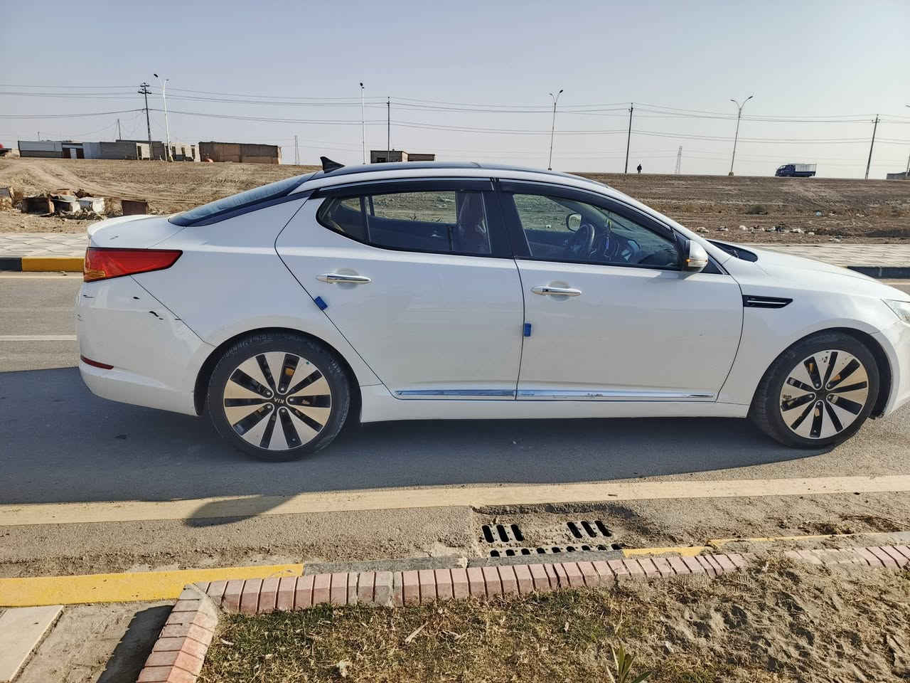 السلام عليكم 
اوبتيما 2012 وارد خليجي فول 
بانوراما 
بصمه
لايت زنون 
مري شفط
تحكم ستيرن 
شفتات ستيرن 
مكينه 2000 دوش كفاله كير ومكينه
تخم تاير جديد   
سنويه لل2030 بأسمي مداور ثاني يوم 
رقم إنكليزي بغداد
 ويل 17 السعر 135
مكانها الناصرية ناحية المنار 
رقم الهاتف***********
