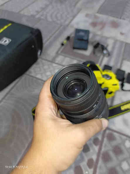 كامره نيكون للبيع 
كامره نيكون 5200D  
كامره نضيفه كما موضح بلصور 
الكامره شرط الفحص مابيه اي مشكله او خلل كفاله 
بيه عدسه الكت الاصليه 18 55
وعدسة ثانيه زوم سكما 70 300
(الملحقات) 
1-قطاء جلاتين اصفر 
2-بطاريات عدد ثلاث 
3-اوتو جي عدد اثنين
4-واير لنقل الصور من الكامره للهاتف
5-رام 16كيكا 
6-جنطه
7-فرشت تنضيف للكامره
8-هود مال عدسة 70 300 دبل 
9-شاحنه بطاريات 
10-حزام لحمل الكامره
11-السعر 450الف وبي مجال  

تجي تفحص شرط النضافه مكفوله

العنوان البصرة الزبير الحي العسكري 
لتواصل علي الرقم 
***********
