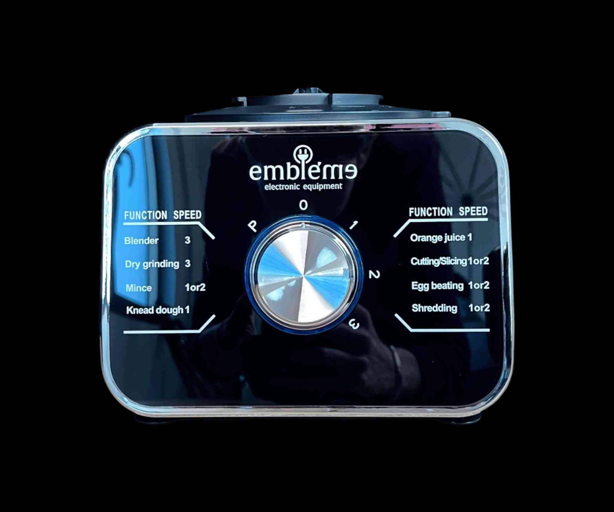 محضرة طعام كهربائية 11 في 1 بقوة 1100 واط مع 3 سرعات – Embleme EM FP11F
السعر 120 الف توصيل مجاني 
تقطيع الخضروات والفواكه بسرعة عالية.

فرم اللحوم وتحضير الحشوات.

عجن العجين (الخبز، البيتزا، المعجنات).

بشر الجبن والجزر والخيار.

تقطيع شرائح رفيعة وسميكة.

خفق البيض والكريمة وتحضير الكيك.

عصر الحمضيات (البرتقال، الليمون).

طحن القهوة والبهارات والمكسرات.

تحضير العصائر والسموثي والميلك شيك.

إعداد الشوربات والصلصات المختلفة.

المميزات

قدرة كهربائية عالية: 820 – 1100 واط لأداء قوي وسريع.

نظام 3 سرعات + خاصية النبض (Pulse) للتحكم الكامل.

سعة وعاء المعالج: حتى 1.5 لتر.

هيكل أنيق بواجهة LED زرقاء.

نظام أمان بقفل ذكي يمنع التشغيل قبل التركيب الصحيح.

شفرات ستانلس ستيل مقاومة للصدأ.

قرص تقطيع رفيع وسميك + قرص بشر.

ملحق عجن خاص لتحضير العجين بكفاءة.

خلاط بسعة كبيرة مع قاعدة قابلة للفصل.

مطحنة مخصصة للقهوة والبهارات.

عصارة حمضيات مدمجة.

قاعدة ثابتة مانعة للانزلاق.

جهد تشغيل منزلي قياسي (220-240V).

قابس أوروبي ثنائي.

ضمان لمدة سنة من تاريخ الشراء

محتويات الصندوق

الوحدة الرئيسية (المحرك).

وعاء محضرة الطعام مع الغطاء.

إبريق خلاط.

مطحنة جافة.

عصارة حمضيات.

شفرة فرم ستانلس ستيل.

شفرة عجن بلاستيكية.

3 أقراص تقطيع وبشر (رفيع  سميك  شرائح بطاطس).

مضرب خفق مزدوج.

أداة دفع الطعام (Pusher).

ملعقة بلاستيكية.

دليل استخدام.

الملاحظات

لا يتم تشغيل الجهاز إلا بعد تثبيت جميع القطع بإحكام.

يفضل عدم تشغيل الجهاز لأكثر من دقيقة متواصلة ثم إراحته.

لا توضع مكونات ساخنة فوق 80 درجة مئوية.

يجب فصل الجهاز عن الكهرباء بعد الاستخدام.

قياس الكارتون:

الطول: 41 سم

العرض: 28 سم

الارتفاع: 41 سم بغداد, العراق


**إذا كنت صاحب هذا الإعلان وتريد حذفه لأي سبب، رجاءا أرسل رسالة إلى الدعم الفني**