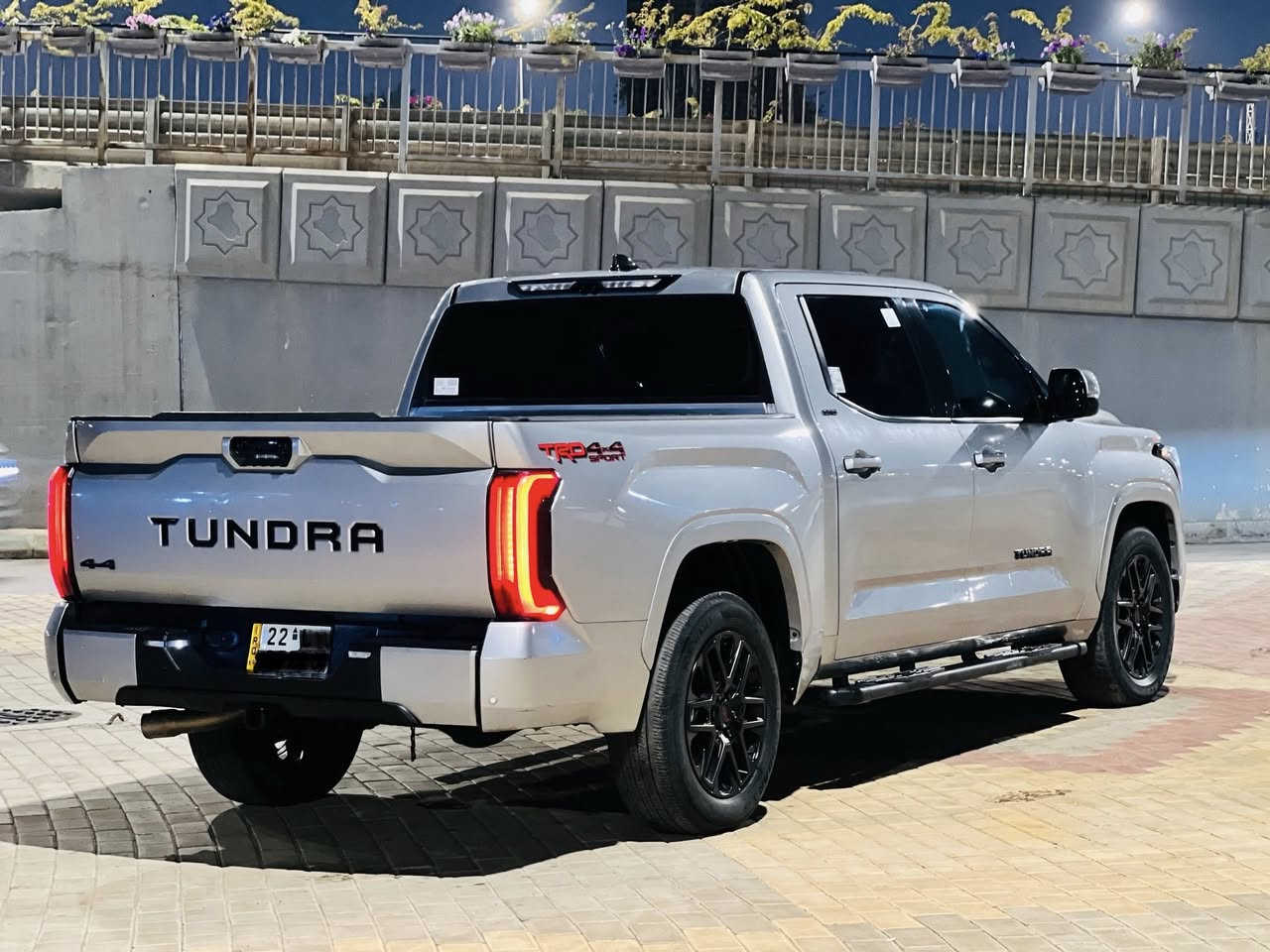 السلام عليكم
تويوتا تندرا TRD 
موديل 2022
وراد امريكي 
الصبغ قطعه وحده فقط 
المواصفات فول عدا بنراما 
شاشه كبيره
كشنات جلد 
كشنات كهرباه 
كشنات هيتر 
فول تحكم مقود 
رادارات 
حساسات 360 
كامرات عدد 5 
لون رصاصي 
رقم اربيل تحويل مباشر 
تضليل رسمي بالسنويه 
السياره نضيفه كلش وحلوه بالعافيه عالي ياخذه 
مكان السياره الرمادي 
هاتف للاستفسار ***********
