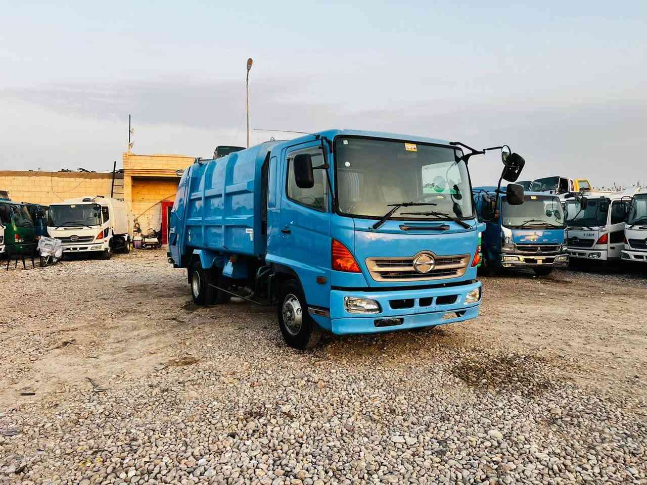 اللهم صل ع محمد وآل محمد 👍🇮🇶🇮🇶
هينو شيطان كابسه نفايات كبسه 10 مكعب 
مكينه 5 سلندر كهرباء دخول جديد 
 معرض النصر / قضاء النصر / ذي قار 
***********
***********
