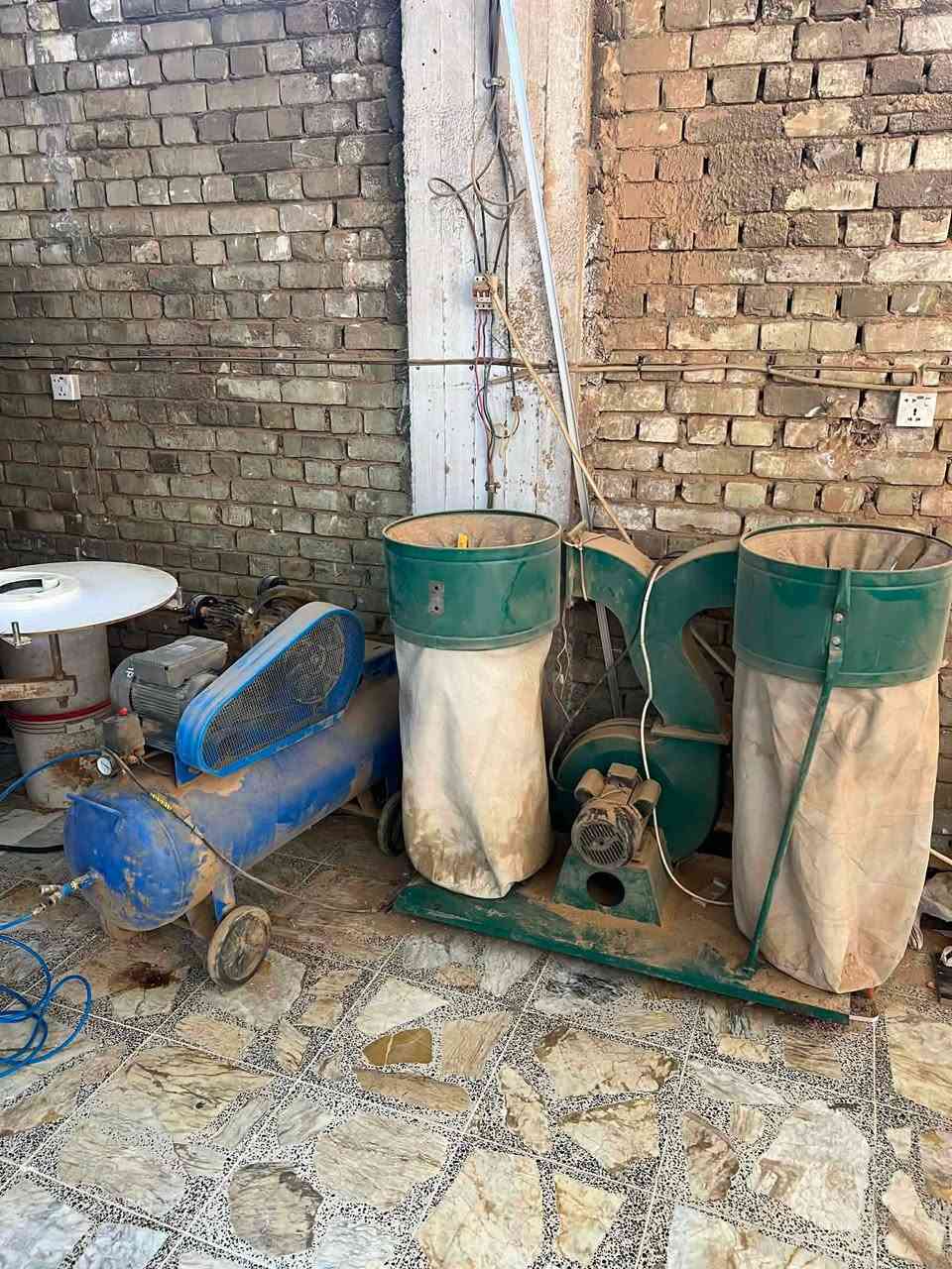 السلام عليكم مكائن نجاره للبيع 
مكينه شريط 4 مراحل تركي ايزي مزراك 
منشار 3800 صيني نوعيه شارك درجه اولى جديد مستخدم شهر فقط 
مكينه شريط دائري 
مكينه حفر نرمايد 
فاكيوم 
كمبريسر عدد 2 واحد كبير واحد وسط 
العنوان حي اور ام الكبر 
السعر 120 وبي مجال 
اتصال ***********
