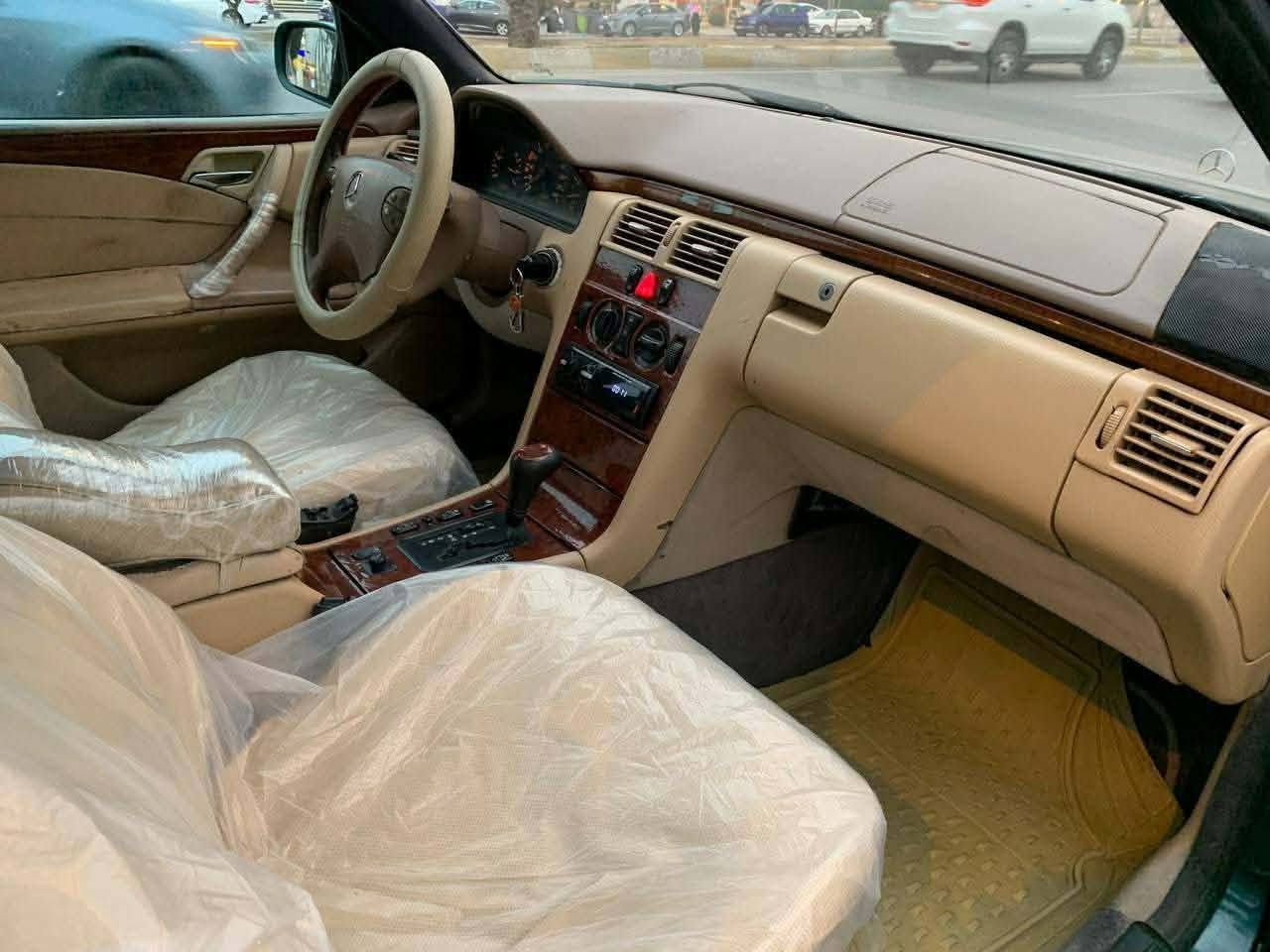 السلام عليكم مرسيدس ام عيون موديل 96 رقم بغداد انجليزي اربعه سلندر العنوان بغداد الراش***********
