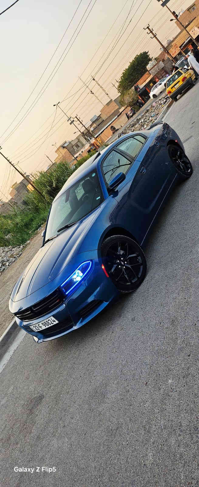 جارجر 22 داخله كلين سياره فول وحيل جديده بغداد صار بيها شخوط تبدل باب وجاملغ نفس لون يعني سياره لا صبغ لا ارباك ولا اي شي واكو باب موضح يرادله تكحيل كارت 
بغداد زعفرانية 
السعر 24800 دولار يعني 248ورقه مع المجال سياره فول
***********
***********
مواصفات حلوه 
محرك 3600 
بصمه ابواب وتتشغيل 
فتحه سلايد 
تدفئه تبريد كشنات 
كشنات جلد وكهرباء 
تبريد قطعتين 
تشغشيل عن بعد 
خزن ميموري 
ويل كب جبير 20 وتخم تاير جديد 
حساسات 
كاميرا 
وباقي تفاصيل شادلها منظومه زنون ب١٠ اوراق اصليه
