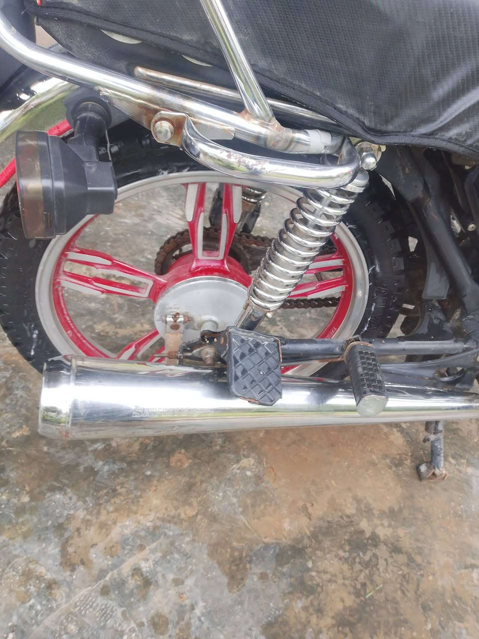 السلام عليكم ايراني موديل 21 محرك لا تنقيص ولا تبخير تايرات جدد كهربئيات شقاله كله بس عوزه ترتيب كماليات السعر 400 وبيه مجال عنوان الظلوعيه ***********
