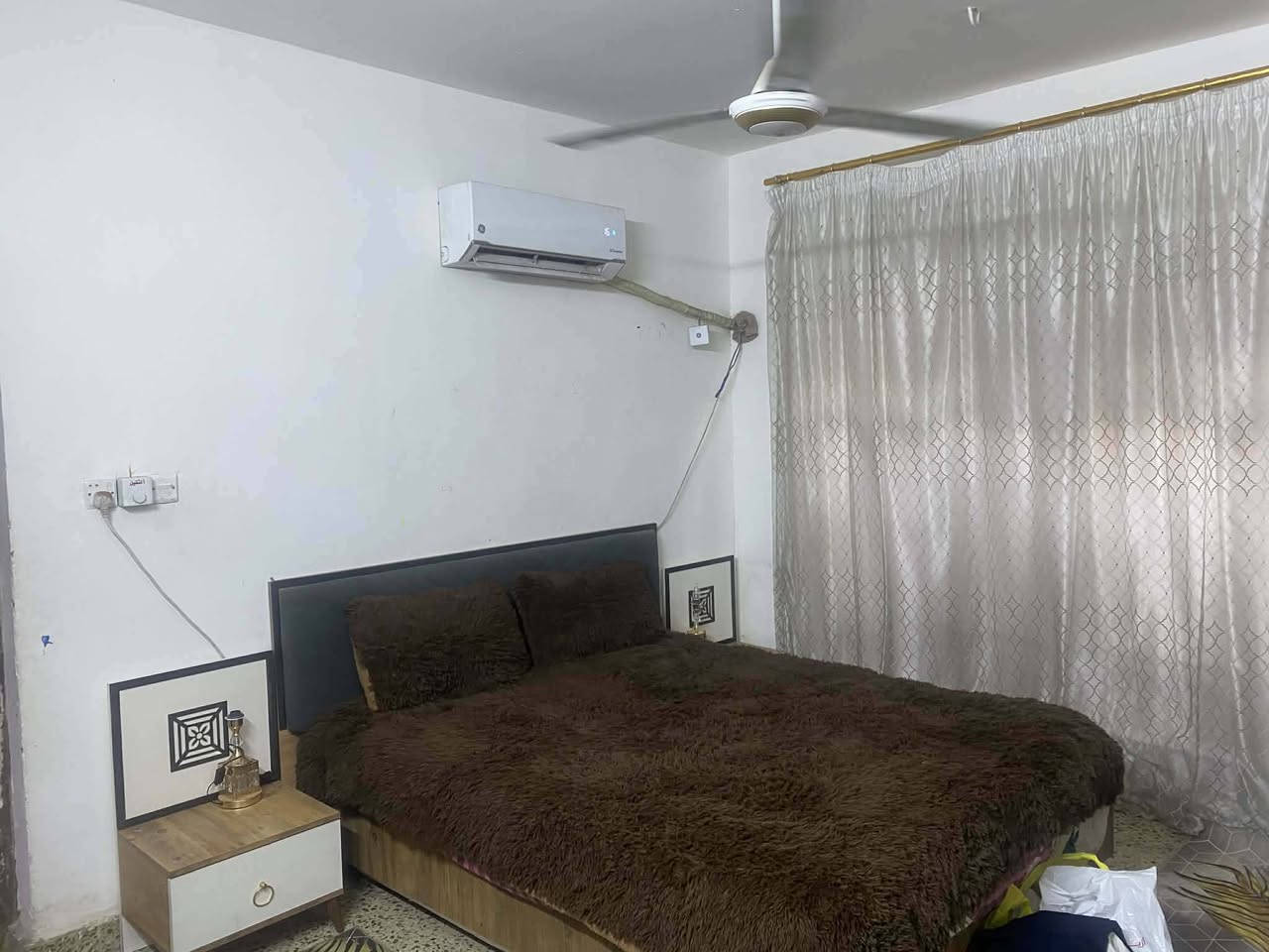 دار لبيع
بغداد محمودية 
حي الموظفين
***********
***********
