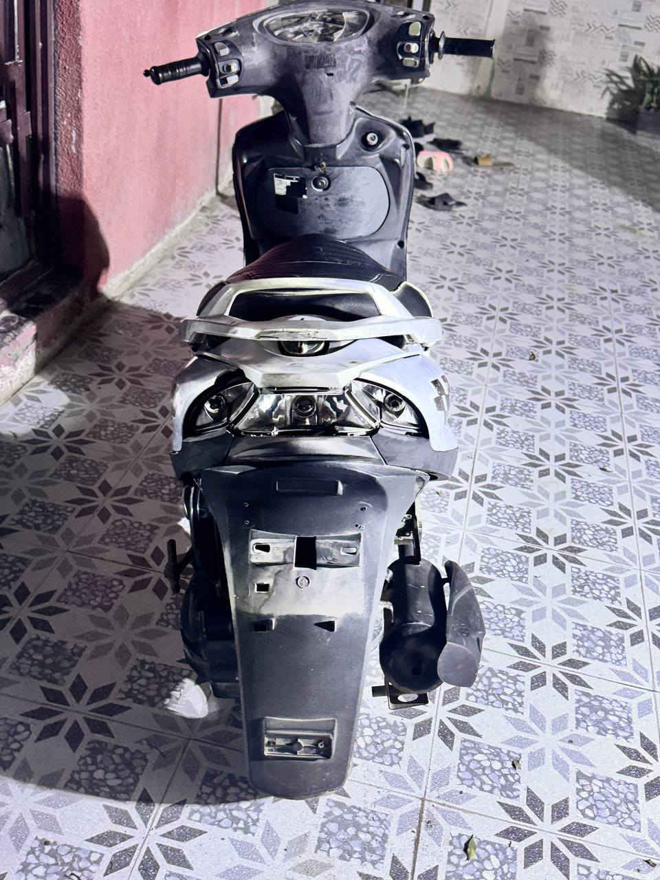 ماكس 140 دراجه نضيفه زوج تايرات جدد دبارحه شادهن مكينه ناعمه وحلوة منفيس مالتهة موجود السعر 375وبيهة مجال حك جيتك مكان بغداد قرب فلكه سلمان باك


**إذا كنت صاحب هذا الإعلان وتريد حذفه لأي سبب، رجاءا أرسل رسالة إلى الدعم الفني**