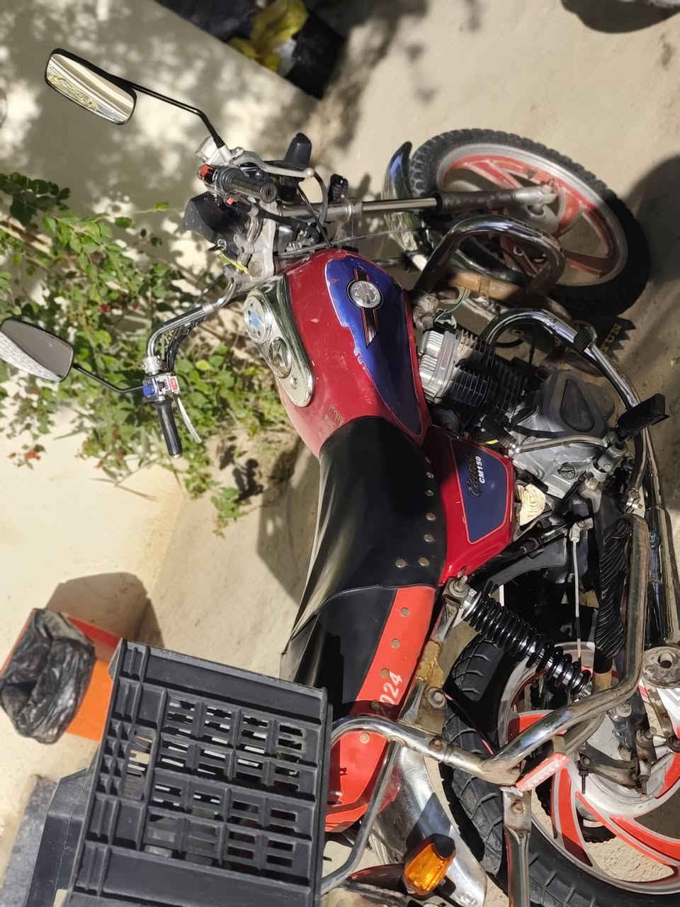 السلام عليكم
تايموته مديل2018 اوراق اصولي جاهزه لترقيم دراجه نظيفه ع وضع الشركه السعر 450 
مكان دراجه كرمة بني سعيد 
رقم راعيها ***********
