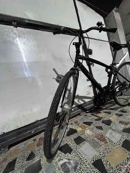 بايسكل بالة ياباني للبيع
شركة maruishi اليابانية
نوع APASCH 
حجم 27 
حساس امامي من شركة maruishi 
بايدرات اصلية maruishi 
جاملغات امامية و خلفية 
ستاند جانبي 
مكان تكدر تخلي بيه سلة إذا تحب تشد له 
كير 6 سرعات
جوب جديد 
صينية اصلية maruishi 
اربع ملصقات بلادية يابانية + تحذيرات تدل على ان البايسكل مسجل باليابان 
مستخدم بالعراق قليل
السعر 160 الف 
الشراي يتفضل *********** 
مكاني الكرادة
