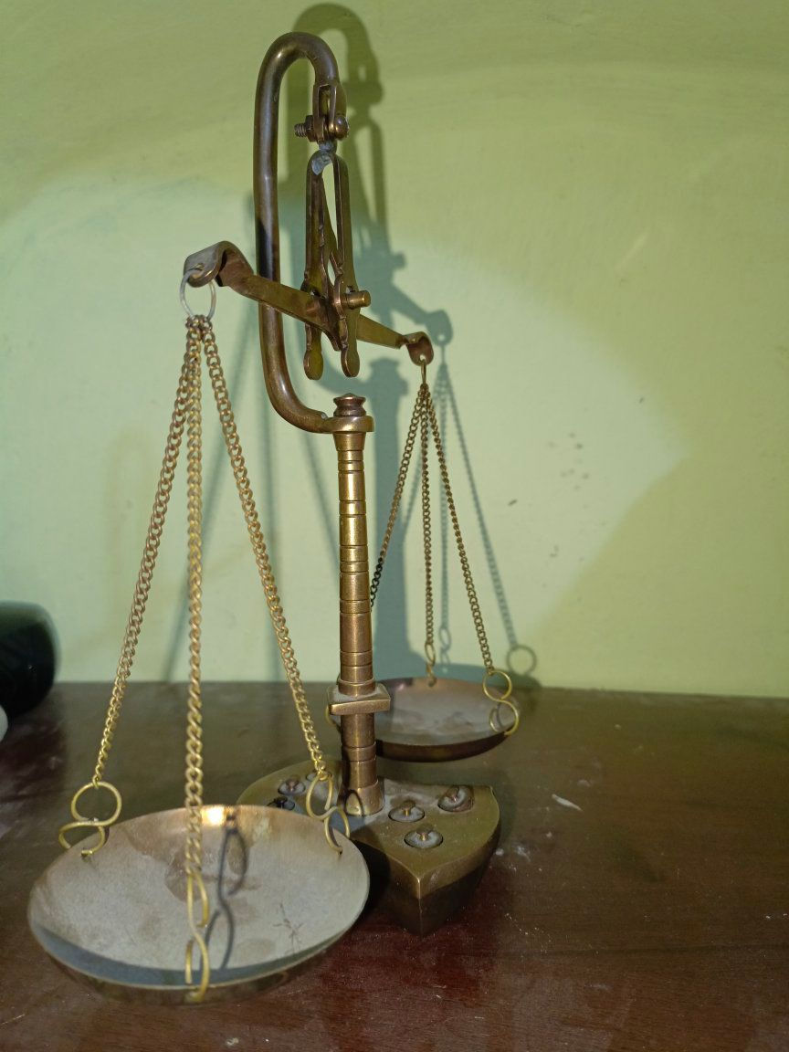 ميزان نحاس القياس كما موضح في الصوره السعر 45 الف توصيل داخل الموصل فقط للاستفسار***********
