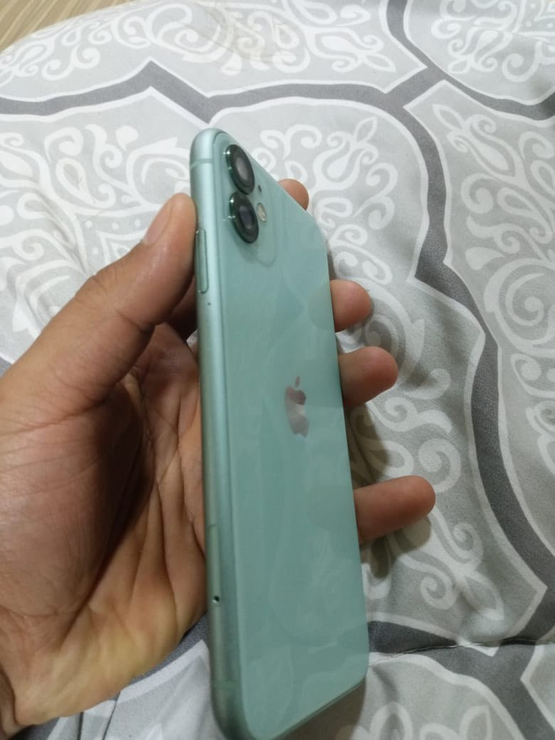 سلام عليكم ايفون ١١ نضيف كلشي مابي مامبدل ولا قطعه للبيع مكاني بصره خور الزبير سعر 250 او مراوس بايفون ١٢ برو ماكس وانطي فرق ***********
