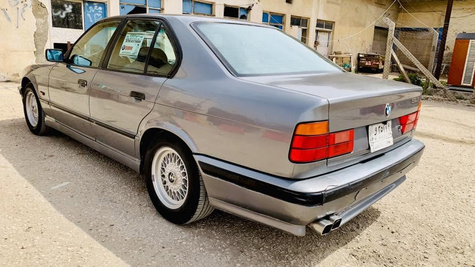 للبيع BMW حجم ٥٢٥ مسكر اصل موديل ١٩٩٢
رقم بغداد الجديد بأسمي تحويل مباشر السيارة مكفولة من الحادث عدة بارد بالجامل الامامي جهة العبري مواصفات 
كشنات كهرباء 
مري كهرباء 
قطعتين تبريد 
تنتة كهرباء 
بيها منظومة غاز تنسة الصرف و الدواز 
السعر ٦٥ $ وبيها مجال 
بيها ملاحظات بسيطة للاستفسار الاتصال عالرقم 
***********
