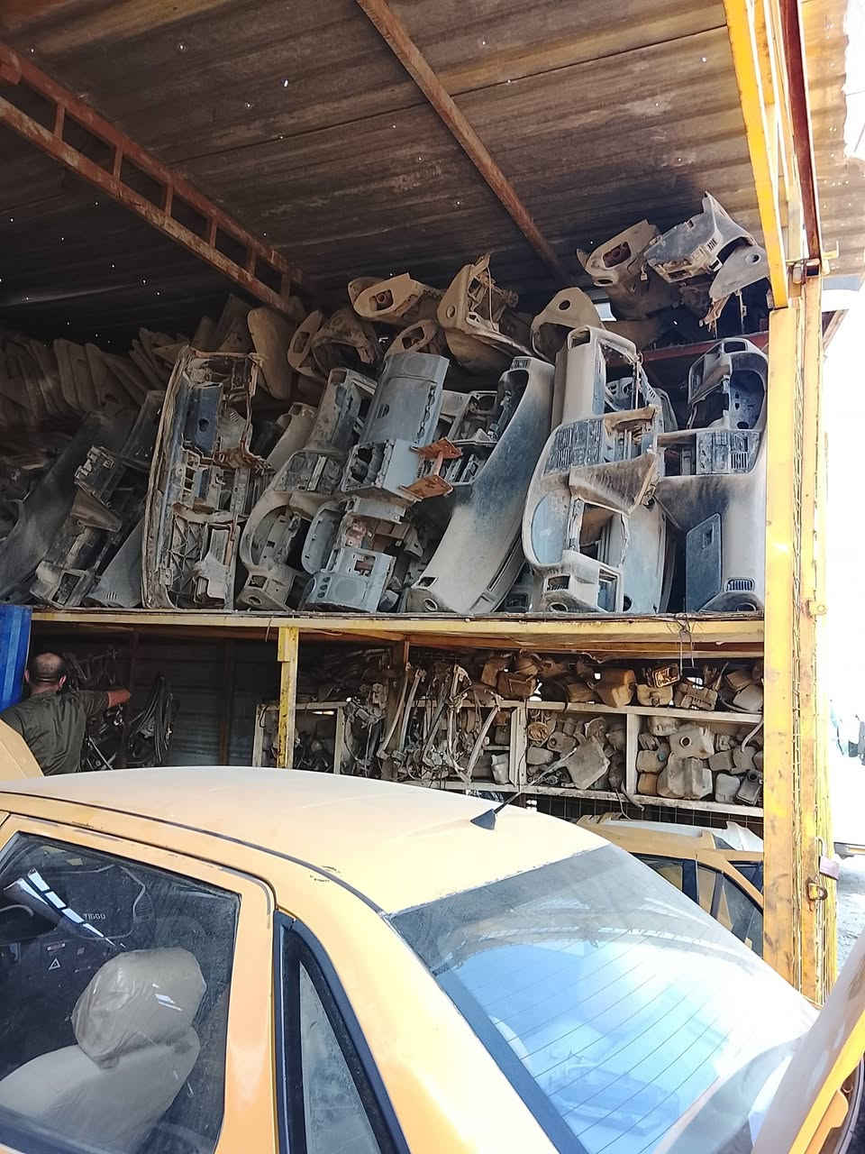 يوجد تفسيخ سيارات إيراني وصيني للاتصال ***********بغداد البلديات
