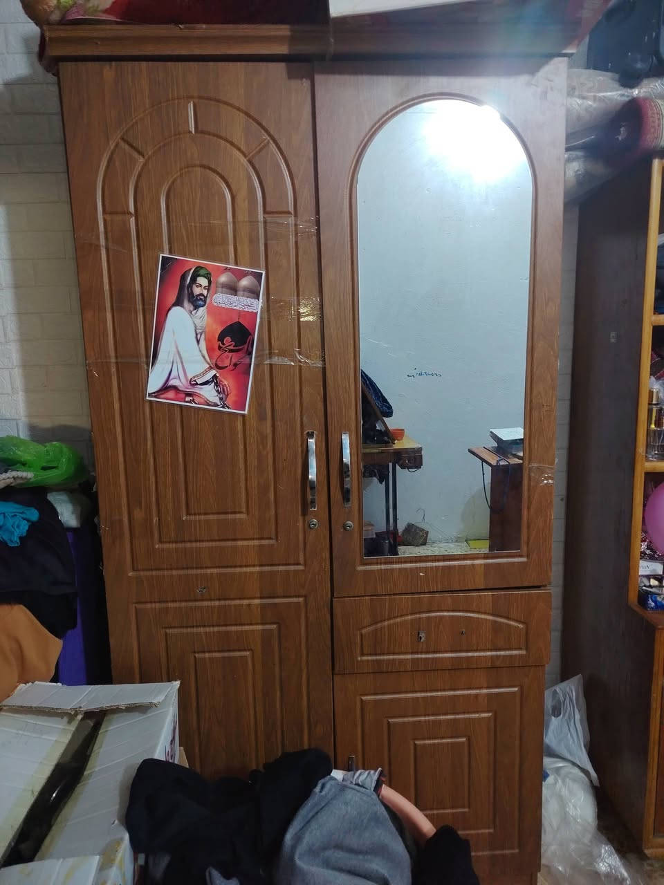 السلام عليكم
غرفه كامله للبيع تزكام ام 6بيبان وكنتور تركي 
للتواصل والاستفسار على رقم الهاتف ***********
