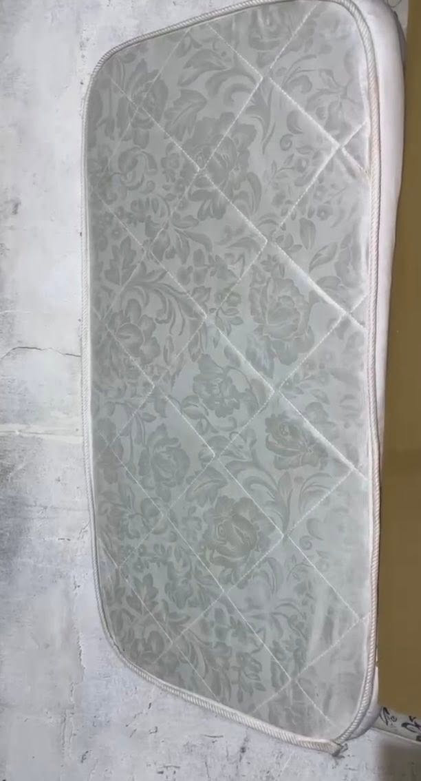 غراض أطفال جداً نضيفات استعمال قليل للبيع متواجدين واتساب فقط *********** مكان بغداد بياع
