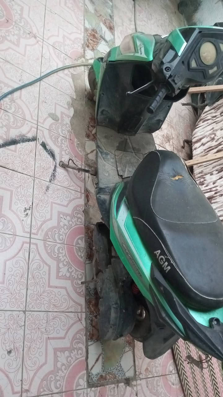 #سلام #عليكم #دراجه #شغاله #عوزهه #باتري  #هندر #واحد #تشتغل  #ابيع #كوم #حديد #هل #موجود        ***********      #سعرهه 130 الف
